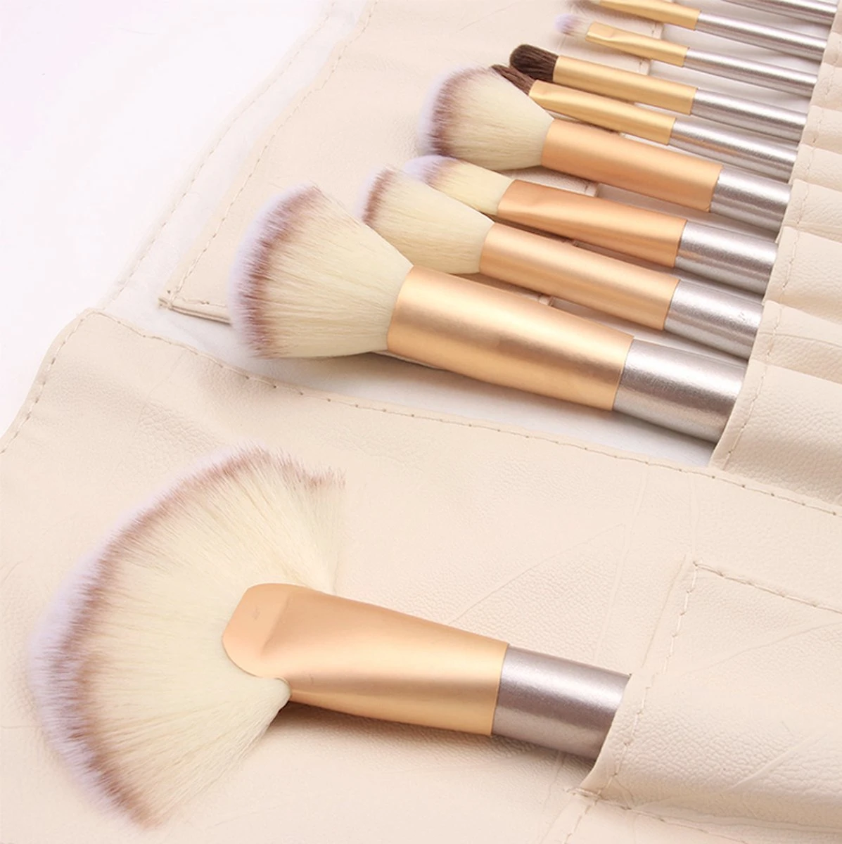 Professionele Make-up Kwastenset - 24 Delig - Beige-Goud 2 Professionele Make-up Kwastenset - 24 Delig - Beige-Goud - Afbeelding 2