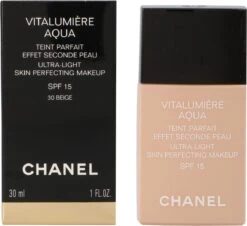 Chanel Vitalumiere Aqua Foundation - 30 Beige - SPF15 - 30 Ml -Cosmetisch Korting 1200x1099