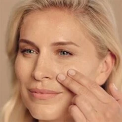 Max Factor Miracle Touch Compact Foundation - 070 Natural -Cosmetisch Korting 1200x1200 15