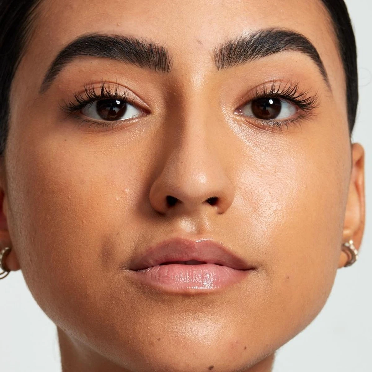 NYX Professional Makeup Fill & Fluff Eyebrow Pomade Pencil - FFEP08 Black - Wenkbrauw Potlood - 0,2 Gr 6 NYX Professional Makeup Fill & Fluff Eyebrow Pomade Pencil - FFEP08 Black - Wenkbrauw Potlood - 0,2 Gr - Afbeelding 6