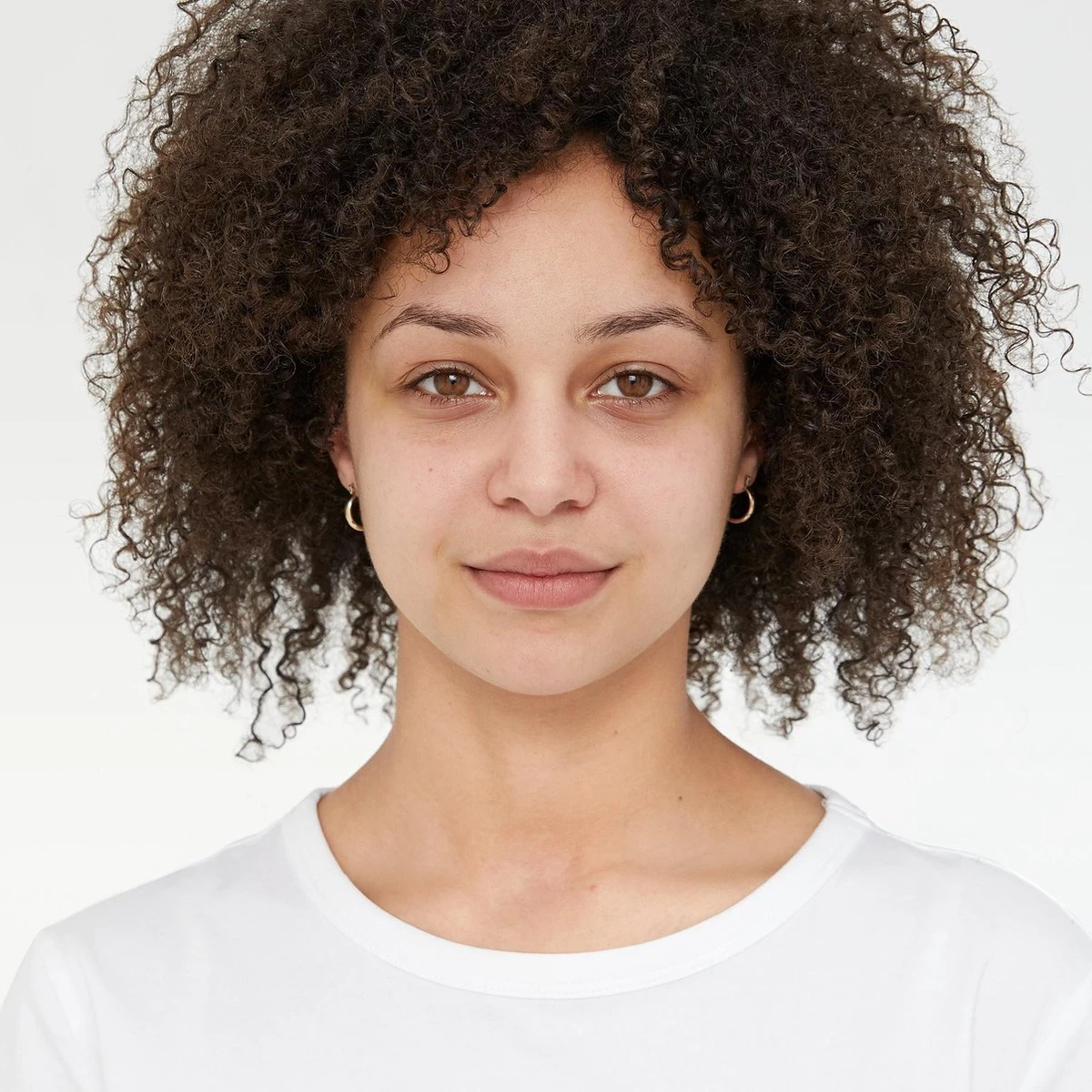 Rimmel London Lasting Finish Foundation - 300 Sand 9 Rimmel London Lasting Finish Foundation - 300 Sand - Afbeelding 9