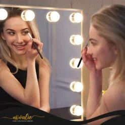 Novalie Hollywood Spiegel Met Verlichting - 65 Cm X 50 Cm - Make Up Spiegel Met Led Lampen – Visagie – Dimbaar / 3 Lichtstanden – Voor Hem / Haar Cadeau – 10x Vergroting – Met Tru-Daylight Verlichting – Wit -Cosmetisch Korting 1200x1200 836