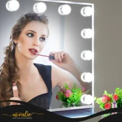 Novalie Hollywood Spiegel Met Verlichting - 65 Cm X 50 Cm - Make Up Spiegel Met Led Lampen – Visagie – Dimbaar / 3 Lichtstanden – Voor Hem / Haar Cadeau – 10x Vergroting – Met Tru-Daylight Verlichting – Wit -Cosmetisch Korting 1200x1200 838