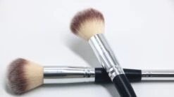 Foundation - Poeder - Make-up Kwast- Foundation Kwast - Concealer Kwast 3-in 1 - Must-have - Cadeau - Verjaardag - Populair - Trendy - Efficiënt - Tijdbesparend 16 Foundation - Poeder - Make-up Kwast- Foundation Kwast - Concealer Kwast 3-in 1 - Must-have - Cadeau - Verjaardag - Populair - Trendy - Efficiënt - Tijdbesparend -Cosmetisch Korting 1200x674 1