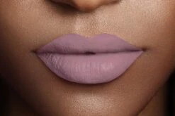 L’Oréal Paris Make-Up Designer Les Chocolats Lipstick - 842 Candy Man - Paars - Ultra Matte Lippenstift Met Chocoladegeur - 7,6 Ml 18 L’Oréal Paris Make-Up Designer Les Chocolats Lipstick - 842 Candy Man - Paars - Ultra Matte Lippenstift Met Chocoladegeur - 7,6 Ml -Cosmetisch Korting 1200x801 2