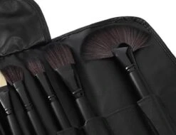 Make-up Kwasten Set - Professionele Kwasten - 24-delig Met Tasje - Cosmetica Kwasten - Zwart - Rheme 19 Make-up Kwasten Set - Professionele Kwasten - 24-delig Met Tasje - Cosmetica Kwasten - Zwart - Rheme -Cosmetisch Korting 1200x925 1